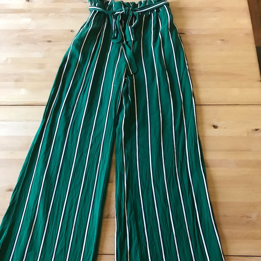 Wide- leg pants